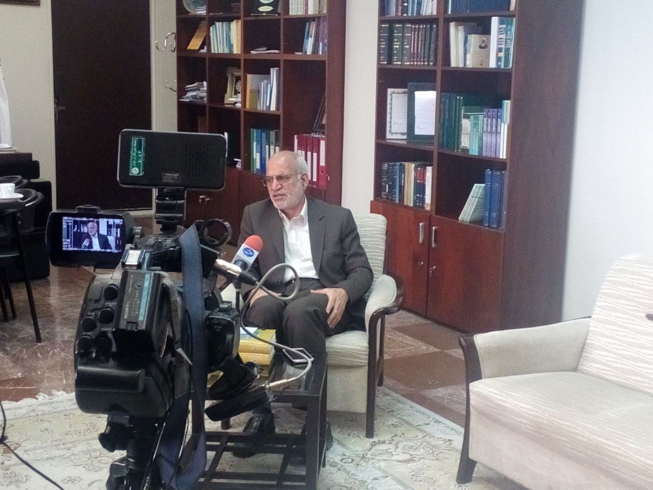 ماکو در انتظار اظهار نظر شورای نگهبان/ اتمام حجت وزیر کشور با استانداران/ نظر وزارت کشور در مورد سفرهای استانی احمدی&zwnj;نژاد