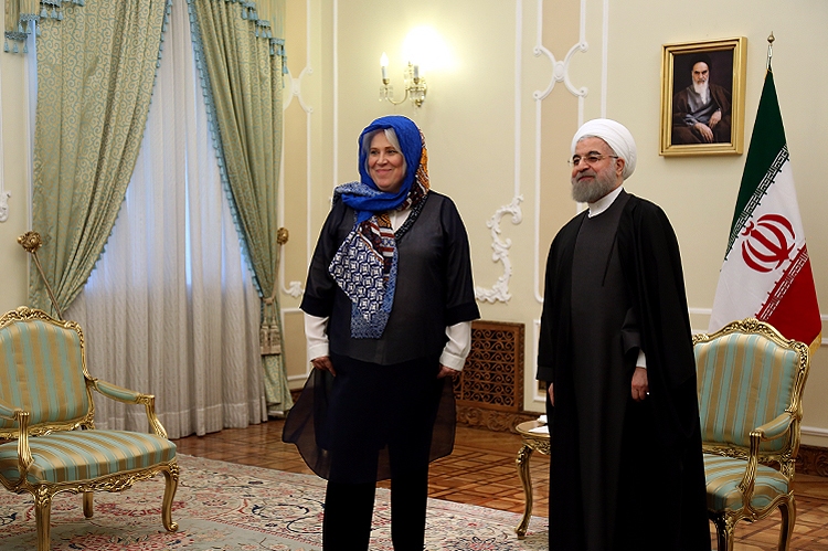 نمایش جایگاه ایران در نظام بین الملل با 