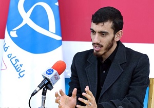 با مداحی سیاسی تنور استکبارستیزی را داغ نگه می‌داریم