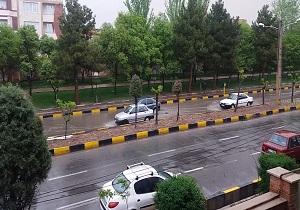 آبگرفتگی معابر پس از بارش باران در هشتگرد + فیلم