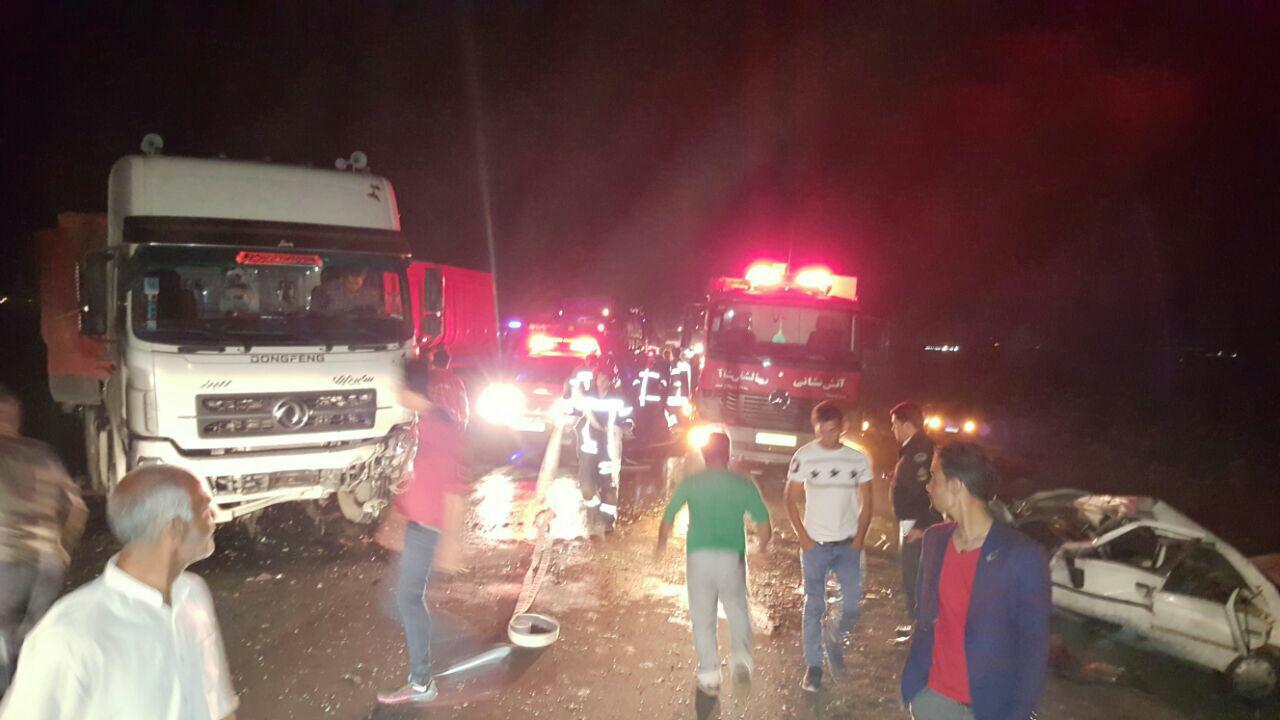 بی احتیاطی دو راننده دو مجروح برجای گذاشت