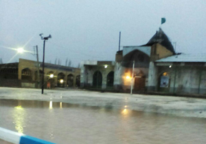 جاری شدن آب باران در کامو + تصاویر