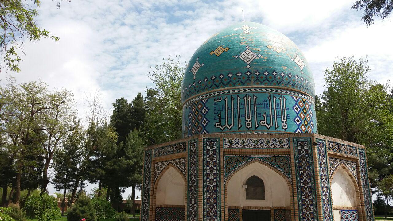 گلباران آرامگاه عطار نیشابوری + تصاویر