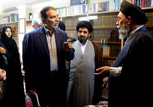 دست دراز کردن جلوی بیگانه در مرام مسلمان نیست