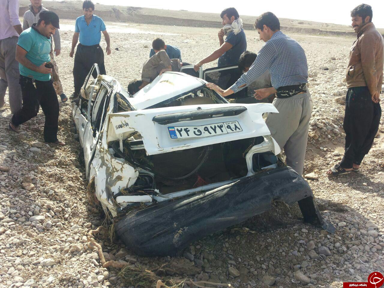 تصاویر حیرت&zwnj;انگیز از بلعیده شدن دو خودرو در جاده/ راننده خودرو همچنان مفقود است