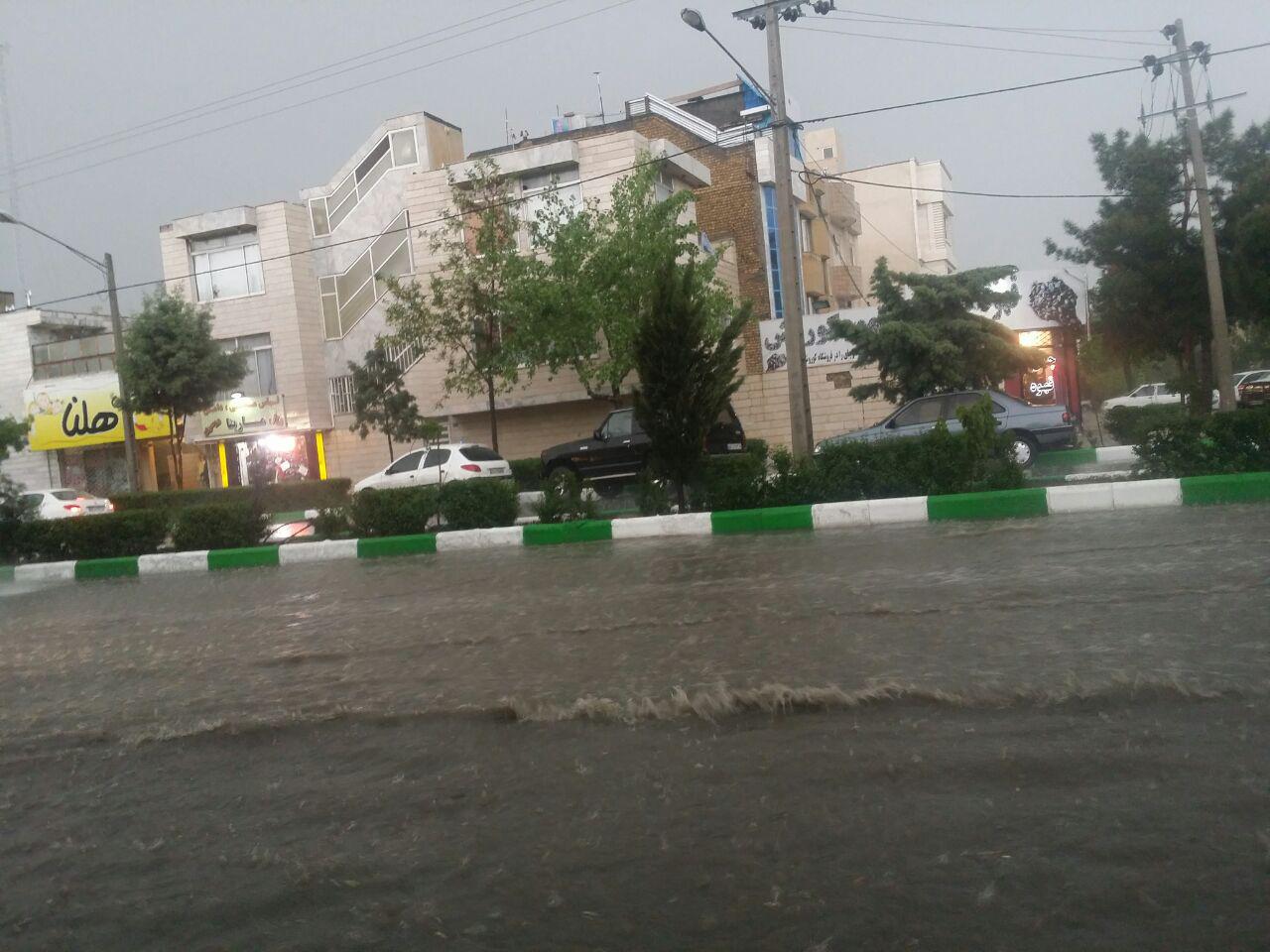بارش شدید باران و آب&zwnj;گرفتگی 50 منزل مسکونی در مشهد+ تصویر و فیلم