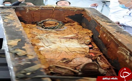 کشف زن مومیایی ۱۵۰۰ ساله و ادعای عجیب &laquo;آدیداس&raquo; درباره کفش&zwnj;های او + عکس