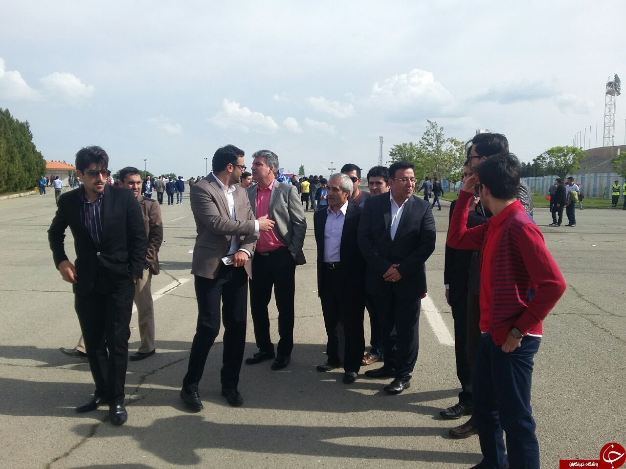 هانی نوروزی با پرسپوليسي ها گرم كرد/ظرفیت ورزشگاه تکمیل شد+عکس و فیلم دربی های گذشته