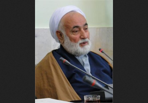 انتقاد امام جمعه مهاباد از رفتار برخی کشورهای اسلامی در قبال تروریسم