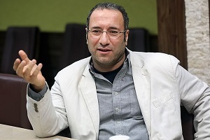 مدیرعامل خانه سینما از جشنواره روحانی و سینما جایزه گرفت