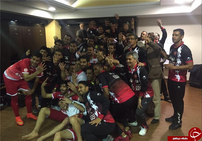 جشن پرسپولیسی&zwnj;ها در رختکن+عکس