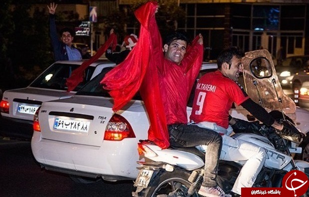 شادی هواداران پرسپولیسی پس از دربی+تصاویر