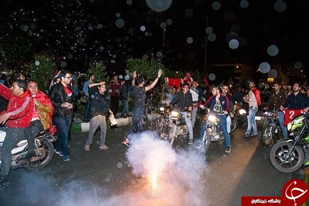 شادی هواداران پرسپولیسی پس از دربی+تصاویر