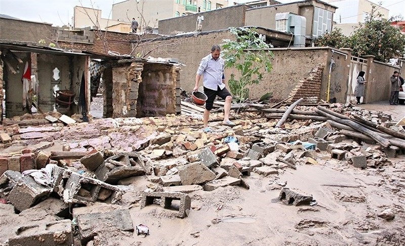 سیل 4 نفر را کشت/یک زن و کودک همچنان مفقود هستند
