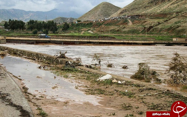 سیل در پل&zwnj; دختر لرستان+تصاویر