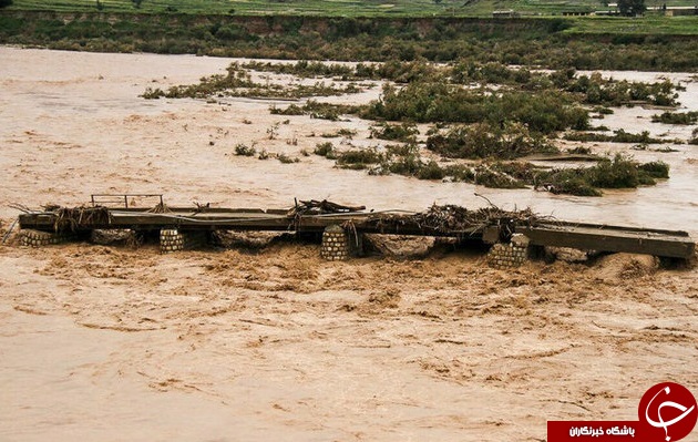 سیل در پل&zwnj; دختر لرستان+تصاویر