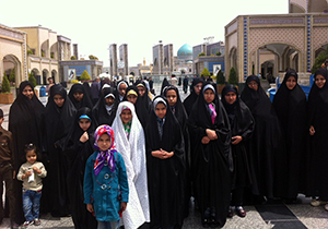 دانش‌آموزان گنابادی مهمان خوان متبرک حضرت رضا(ع) شدند