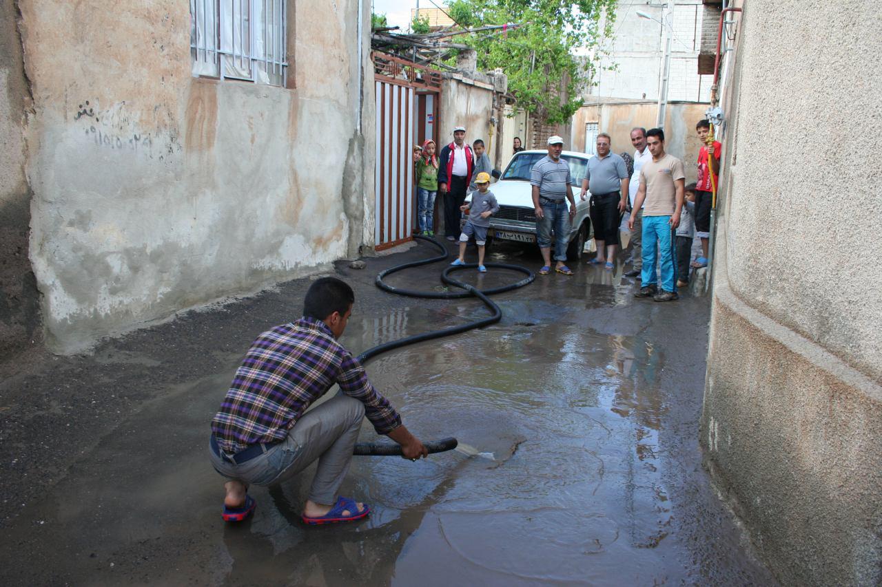 بارش باران و آبگرفتگی معابر و خانه های مسکونی در نیشابور+ تصویر