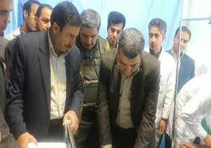 عیادت معاون وزیربهداشت از بیماران بستری شده در بیمارستان اسلام آباد غرب