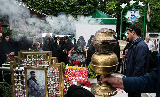 تولد غریبانه&zwnj;ای که دختران برای پدر شهید مدافع حرمشان گرفتند + تصاویر