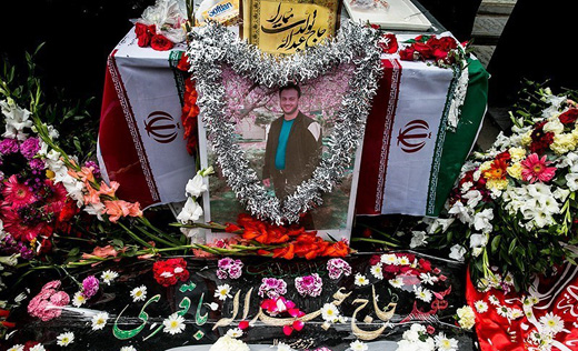 تولد غریبانه&zwnj;ای که دختران برای پدر شهید مدافع حرمشان گرفتند + تصاویر
