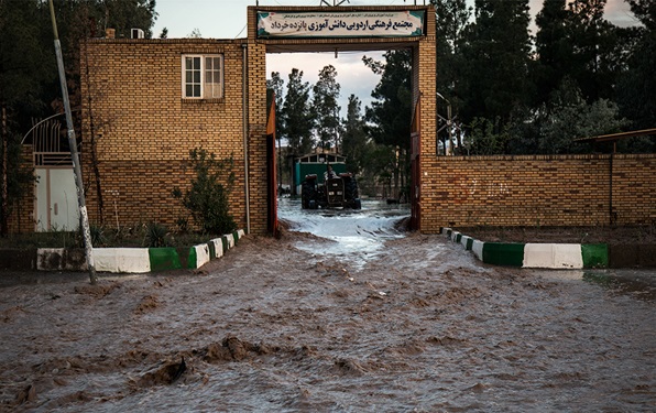 بارانی به رنگ گل دراستان+تصاویر