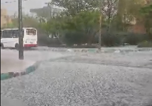 بارش شدید باران و تگرگ در مشهد + فیلم