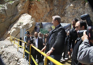 بازدید معاون اول رئیس جمهور از سد مخزنی در حال ساخت پاوه