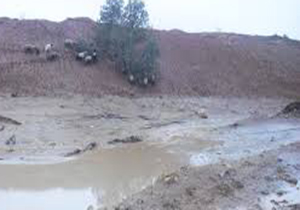 دلجویی استاندار لرستان از خانواده کودک غرق شده نورآبادی