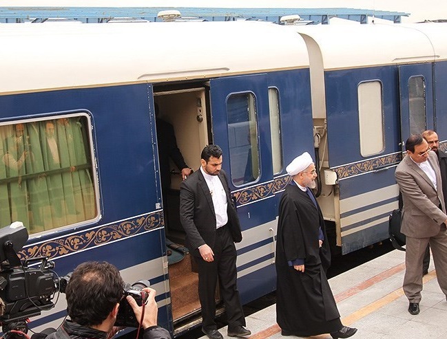 رئیس جمهور با قطار عازم سمنان شد