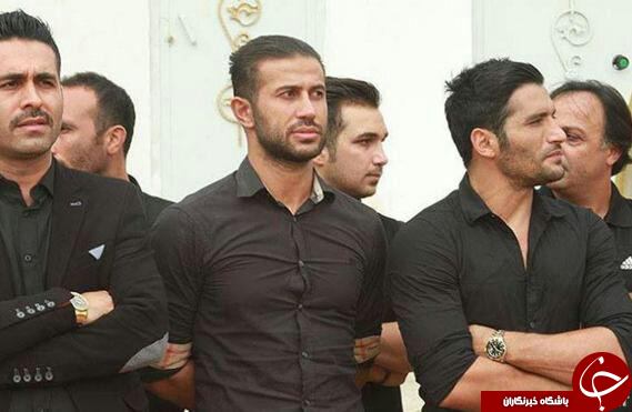 عکس مهرداد اولادی در مراسم تشییع پیکر مرحوم هادی نوروزی