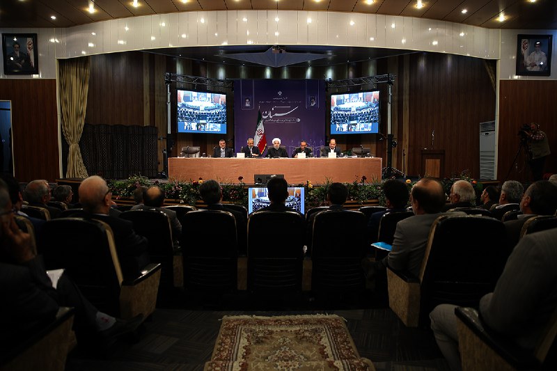 به سمت تورم تک رقمی و رشد ۵ درصدی حرکت می کنیم/ اقتصاد مقاومتی ریاضتی نیست؛ اقتصاد توانمند است