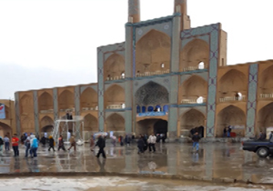 از شکستن شیشه ها توسط تگرگ و کثیف ترین ساندویچی تا وقتی شیرینی عید، تلخ می شود + فیلم و تصاویر