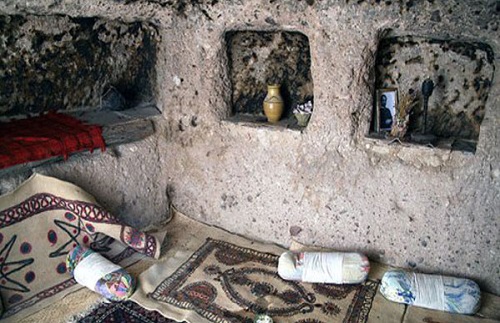 روستایی با گنجینه&zwnj; افسانه&zwnj;ای در دل صخره&zwnj;های کویر + تصاویر