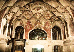 کاخ چهلستون