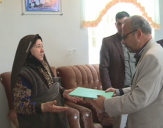 دیدار استاندار با خانواده شهید اسفندانی
