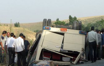سقوط مینی&zwnj;بوس مسافران نوروزی به دره/17 تن کشته و مجروح شدند