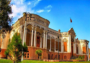 ساختمان قديم شهرداري خوی يکي از امکان تاريخي و ديدني