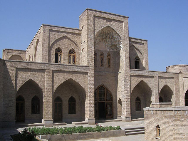 تبدیل کاروانسرای عباسی به یک مجموعه دیدنی اقامتی