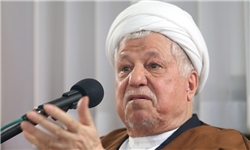 باید از نقدینگی ۹۰۰ هزار میلیارد تومانی کشور برای تحقق اقتصاد مقاومتی استفاده کرد