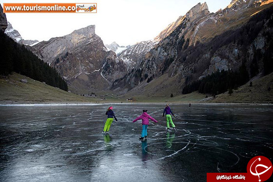 عکس/ لذت گردشگران از پیست اسکیت طبیعی در سوییس