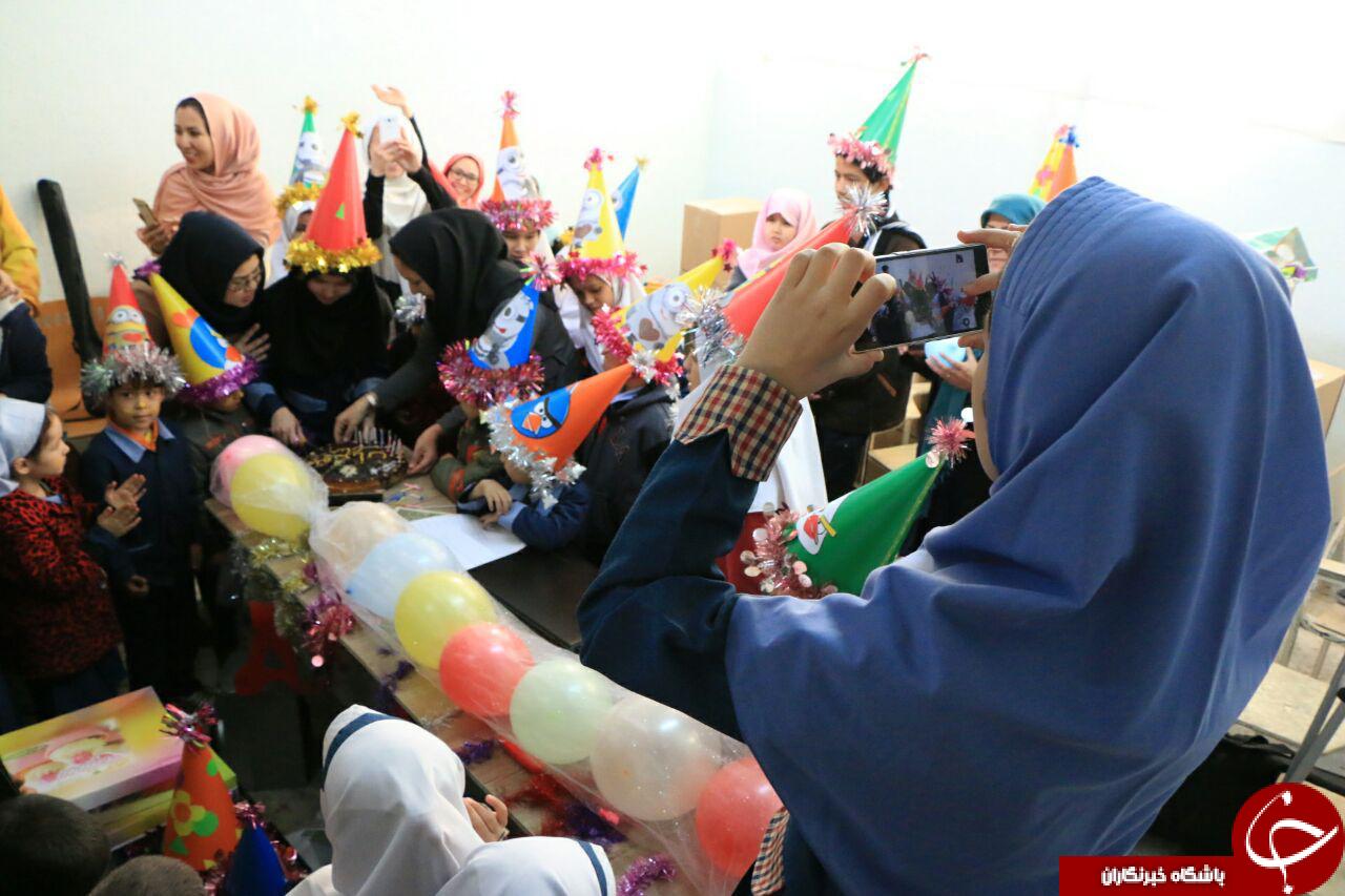 مراسم شب یلدا برای دانش&zwnj;آموزان افغانستانی در مدرسه حامی +عکس