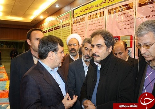 بازدید استاندار از نمایشگاه پژوهش کشاورزی