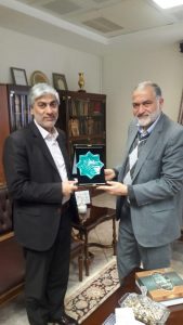 تقدیر هاشمی ار رئیس کمیته ملی المپیک/ اهدای تندیس تیراندازی به کیومرث هاشمی