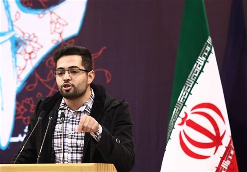 وحدت و همدلی راه حل پایان مشکلات کشور است/ مسئولینی که توان حل بحران کشور را ندارند بهتر است در خانه بنشینند