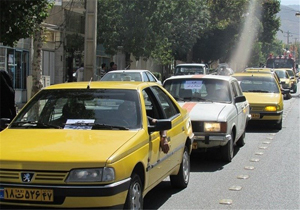 در روزهای بارانی با تاکسیرانان غایب به شدت برخورد می‌شود