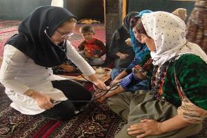 ارائه خدمات بهداشتی و درمانی رایگان به روستاییان