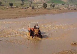 چشم&zwnj;انتظاری برای ساخت پل در روستای تنگ&zwnj;پل + فیلم