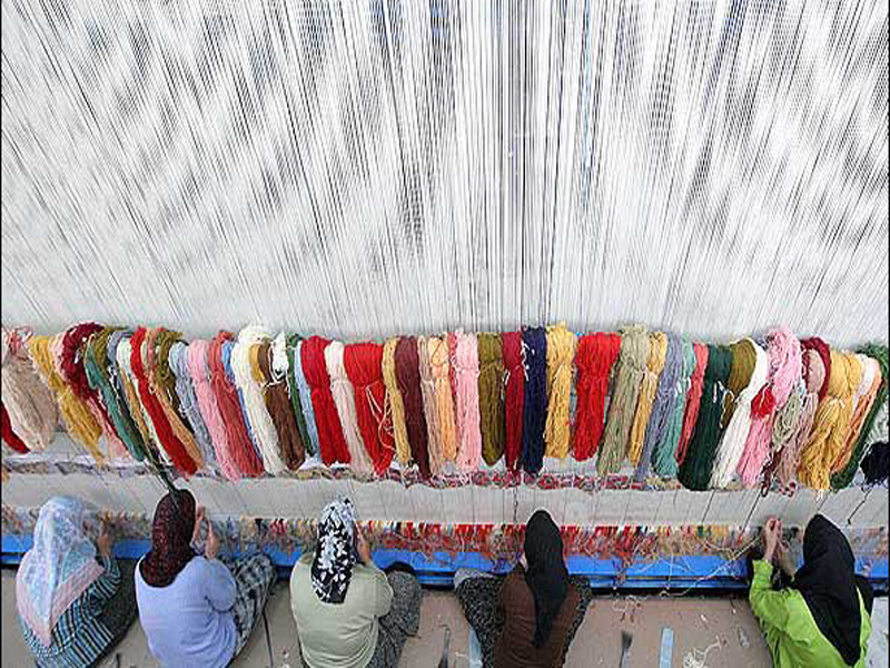 بافت بیش از هزار و۳۰۰ تخته فرش توسط مددجویان کرمانی