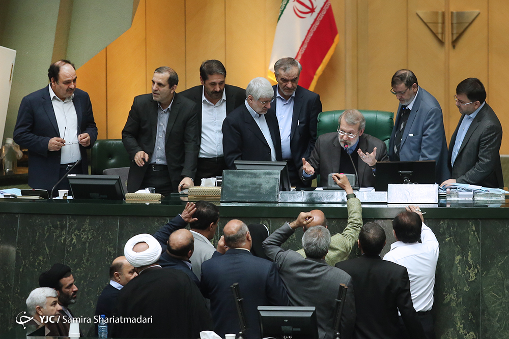 لاریجانی در حلقه &laquo;ملائکه مقرب&raquo;/ عجایب غلامرضاخان کاتب در مخالفت با خودش!